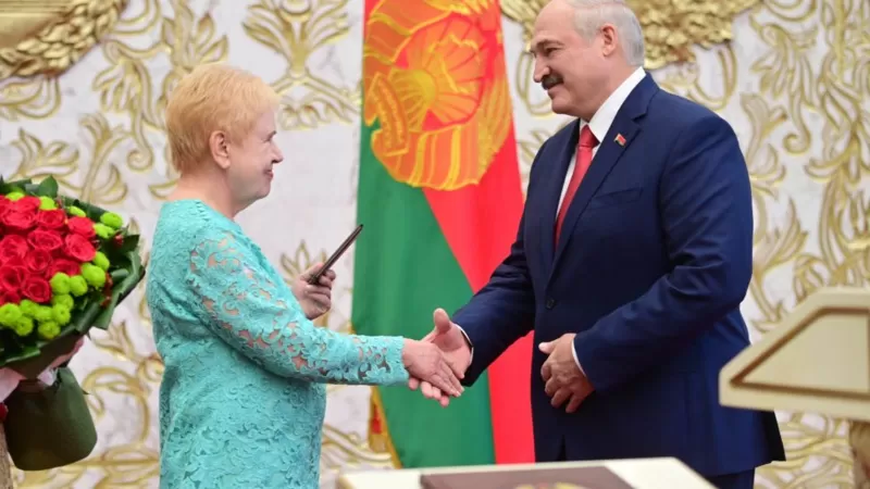 Лукашенко уволил главу ЦИК и поблагодарил за добросовестную работу. Президентом проведена аналитика событий госпереворота.