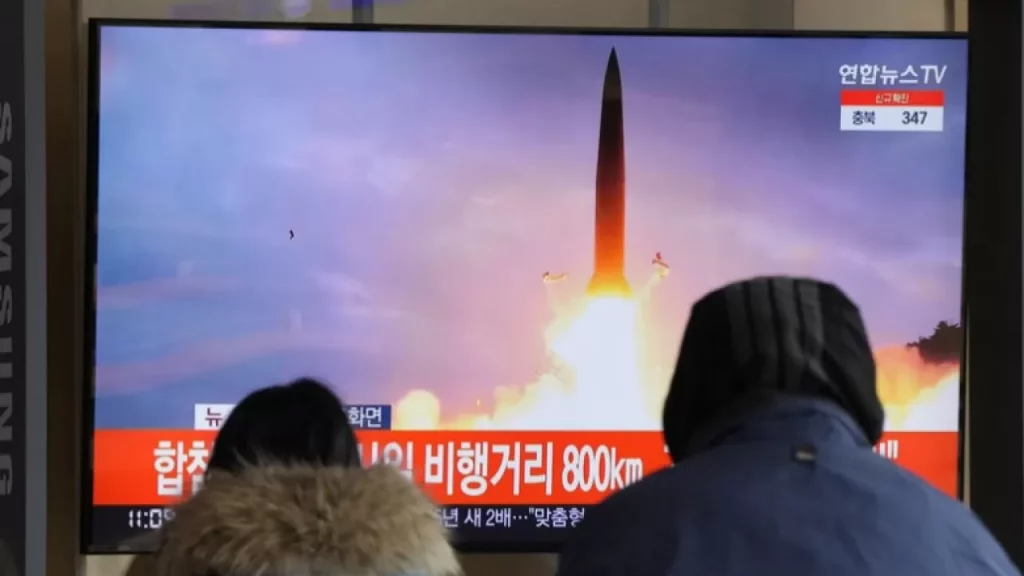 Кореей произведен успешный запуск Баллистической ракеты среднего радиуса действия запущена в сторону Японского моря. Атомная Корея запустила ракету. 