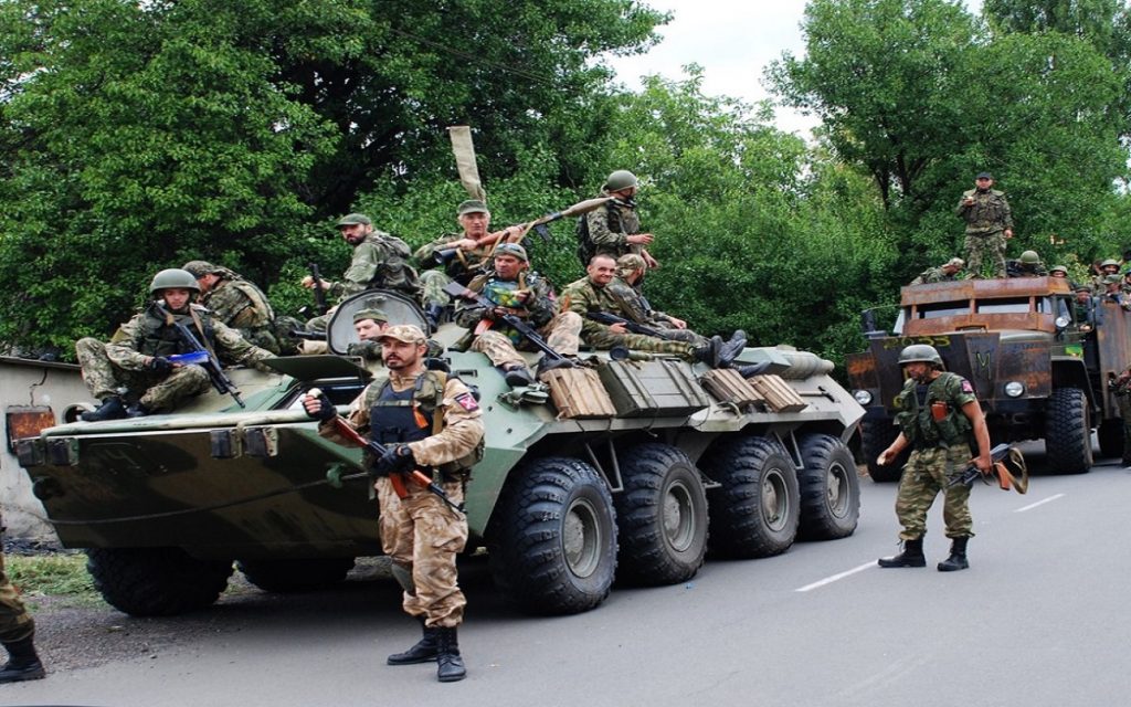 Ополченцы Донецка в 2014 году начали сражения на Украине против нацистов Киева за Россию.