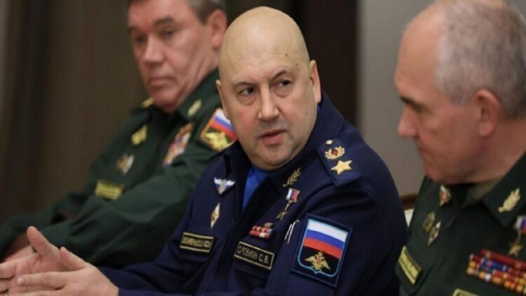 Генерал Суровикин был уверен что победит на Украине был отстранен сегодня от командования спецоперация СВО осталась без Суровикина не всем в России нужна победа на Украине.