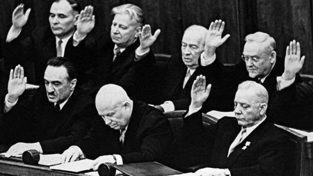 14.10.1964 Товарищи единогласно осудили Хрущева и отстранили от власти в СССР на пленуме ЦК КПСС причины отставки в его неразумных преступных решениях.